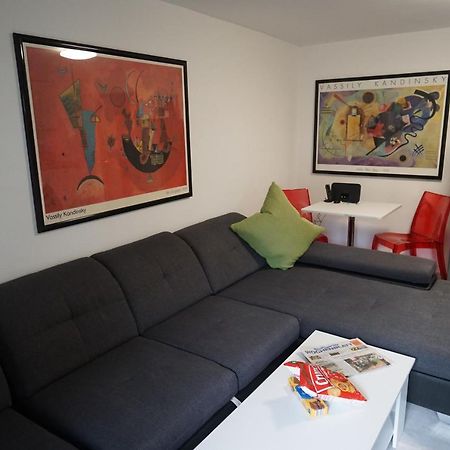 Neue Und Zentral Gelegene Wohnung In Stuttgart Exterior photo